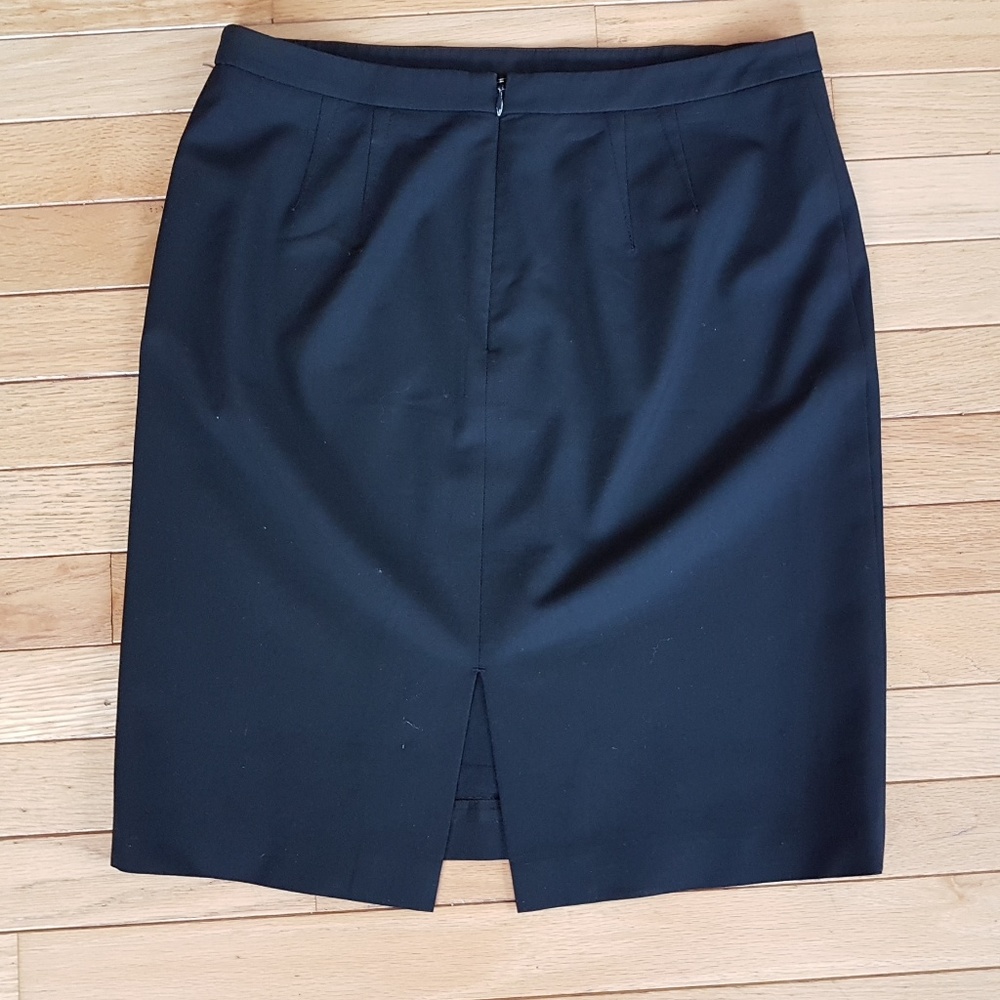 LOFT Pencil Skirt size 6 - Picture 2 of 3